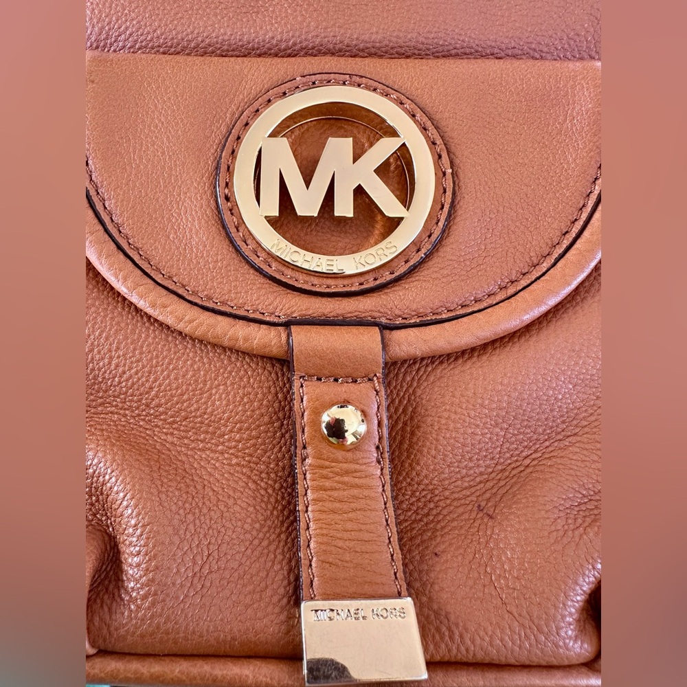 Michael Kors Fulton Camel Leather Shoulder Bag with 3 Accent Scarves - Picture 6 of 14